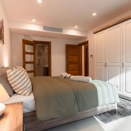 Sea Front - Spacious - Beautiful * Sliema