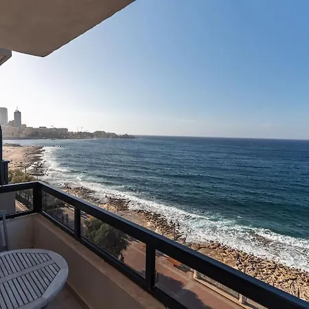 Sea Front - Spacious - Beautiful Apartment *