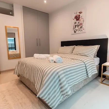 Apartment Sea Front - Spacious - Beautiful *