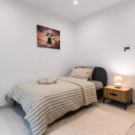 Sea Front - Spacious - Beautiful 아파트 *