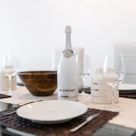 Sea Front - Spacious - Beautiful 아파트 슬리에마