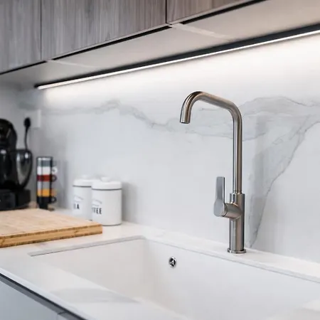 Sea Front - Spacious - Beautiful 슬리에마