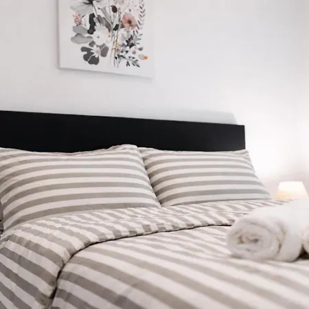 Sea Front - Spacious - Beautiful 아파트 슬리에마