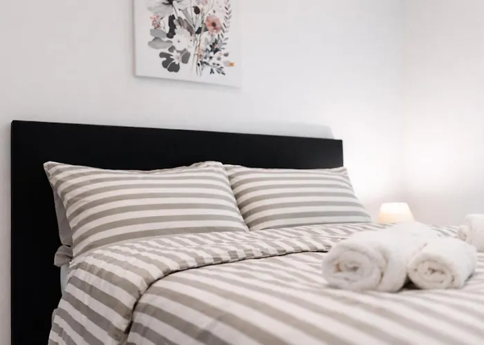 Sea Front - Spacious - Beautiful Apartment Sliema