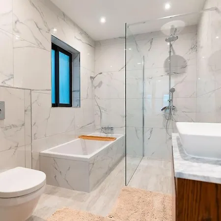 Sea Front - Spacious - Beautiful *