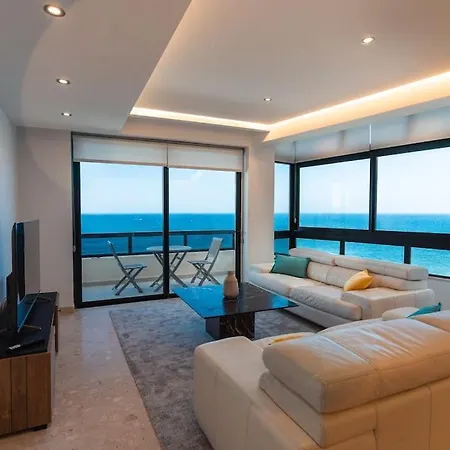 Lägenhet Sea Front - Spacious - Beautiful Sliema