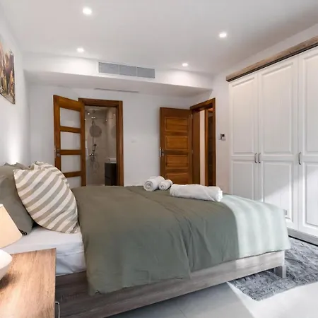 Sea Front - Spacious - Beautiful