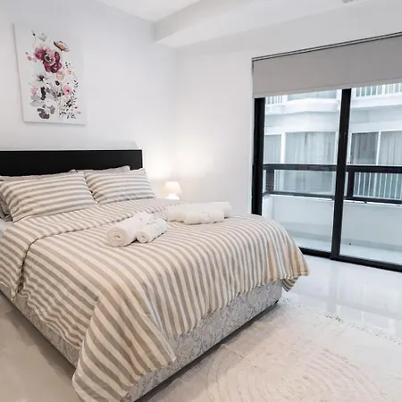 Sea Front - Spacious - Beautiful * Sliema