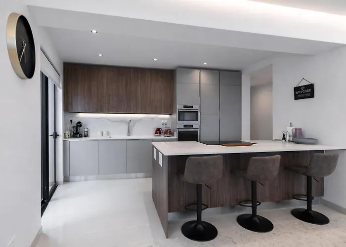 Apartman Sea Front - Spacious - Beautiful *