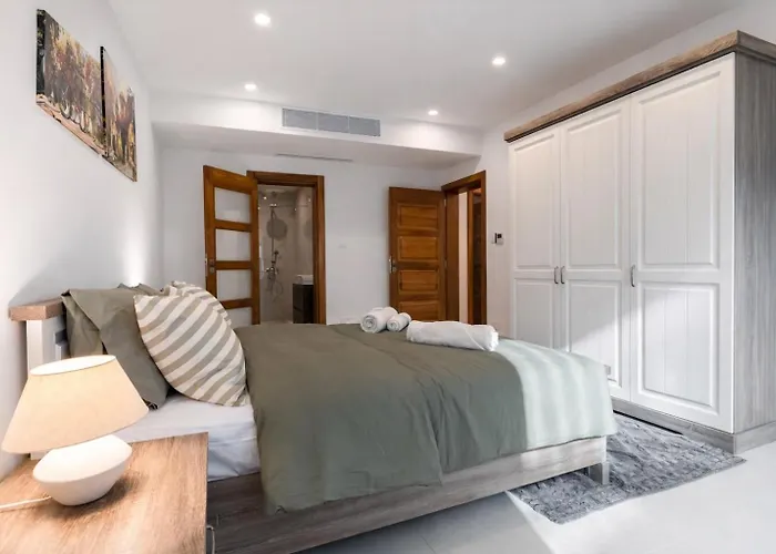 Sea Front - Spacious - Beautiful