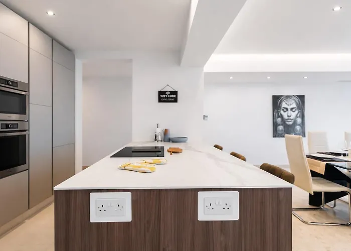 Sea Front - Spacious - Beautiful Sliema