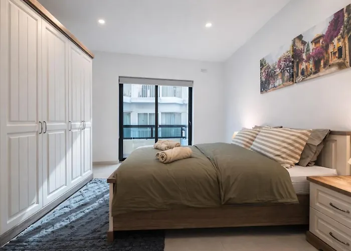 Sea Front - Spacious - Beautiful Sliema