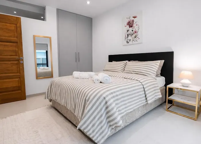 Apartman Sea Front - Spacious - Beautiful *