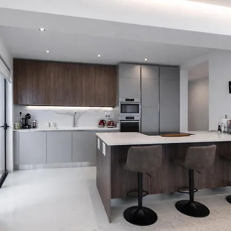 Apartment Sea Front - Spacious - Beautiful *